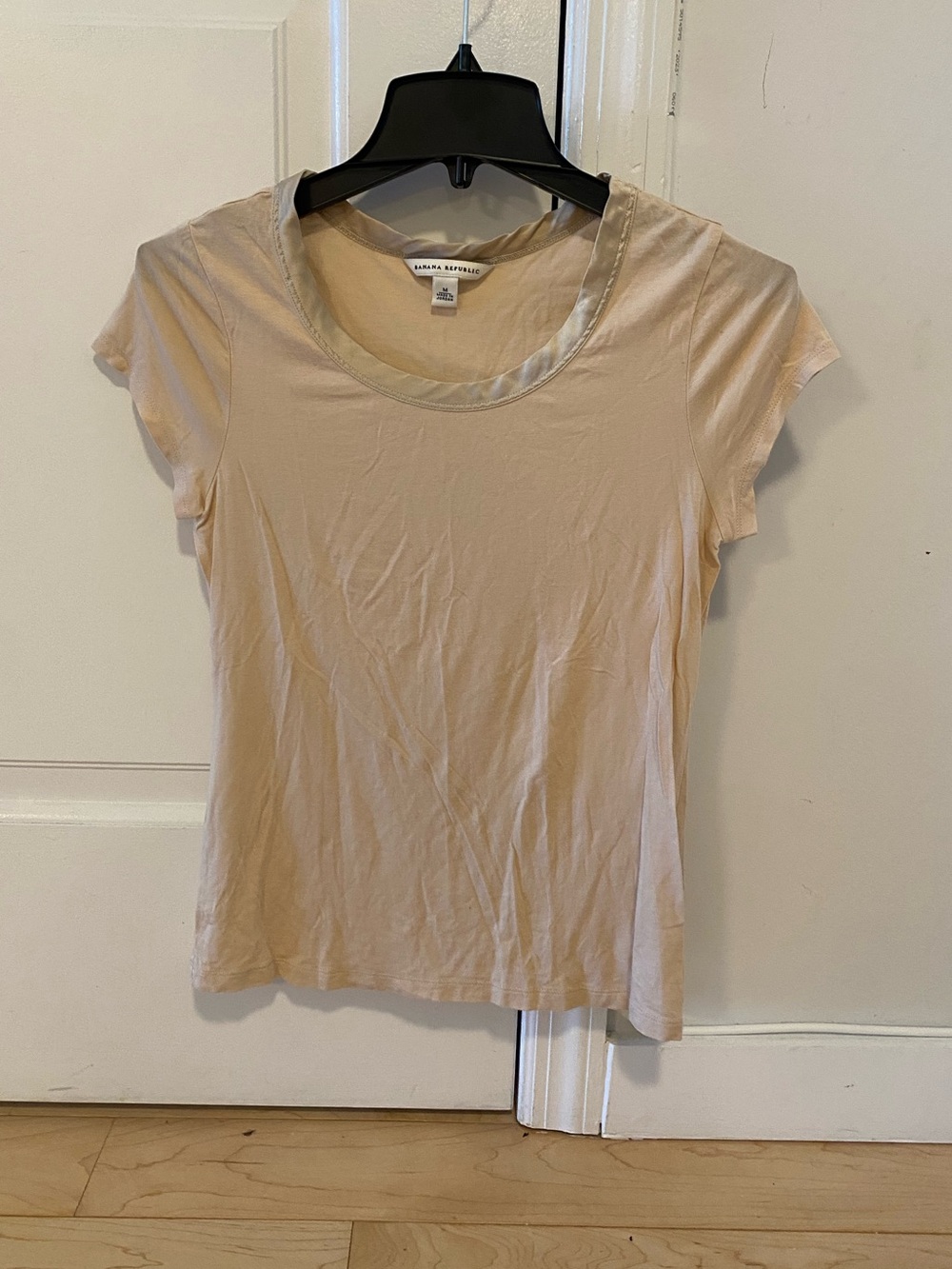 Banana Republic Cream Short Sleeve Scoop Neck Top Size M Minimalist Capsule